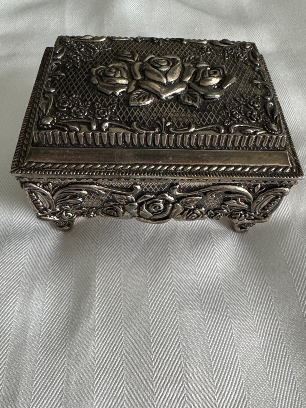 Source Unknown Silver-Tone Floral Trinket Box